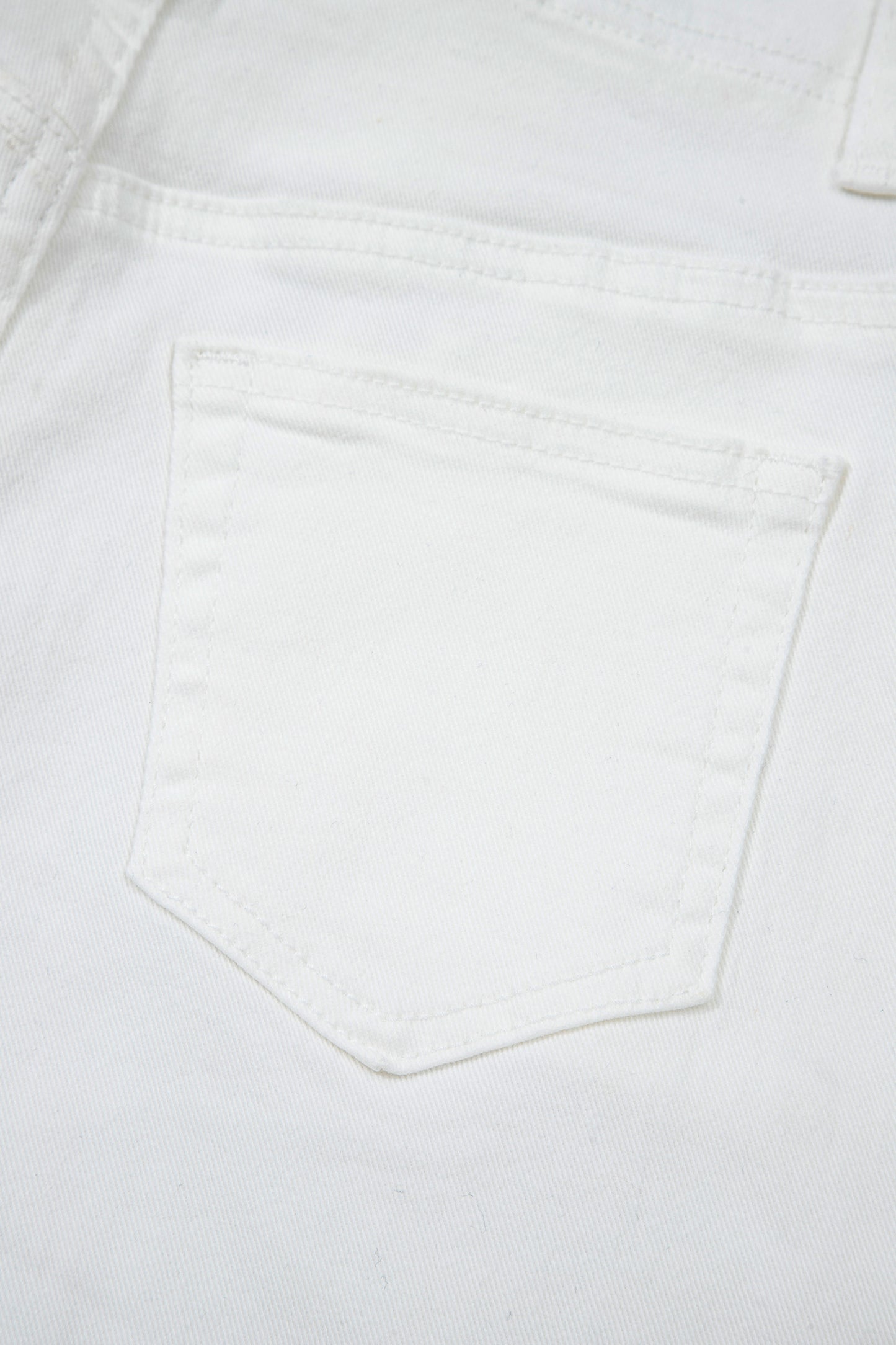 White Raw Hem Ankle-length Loose Jeans