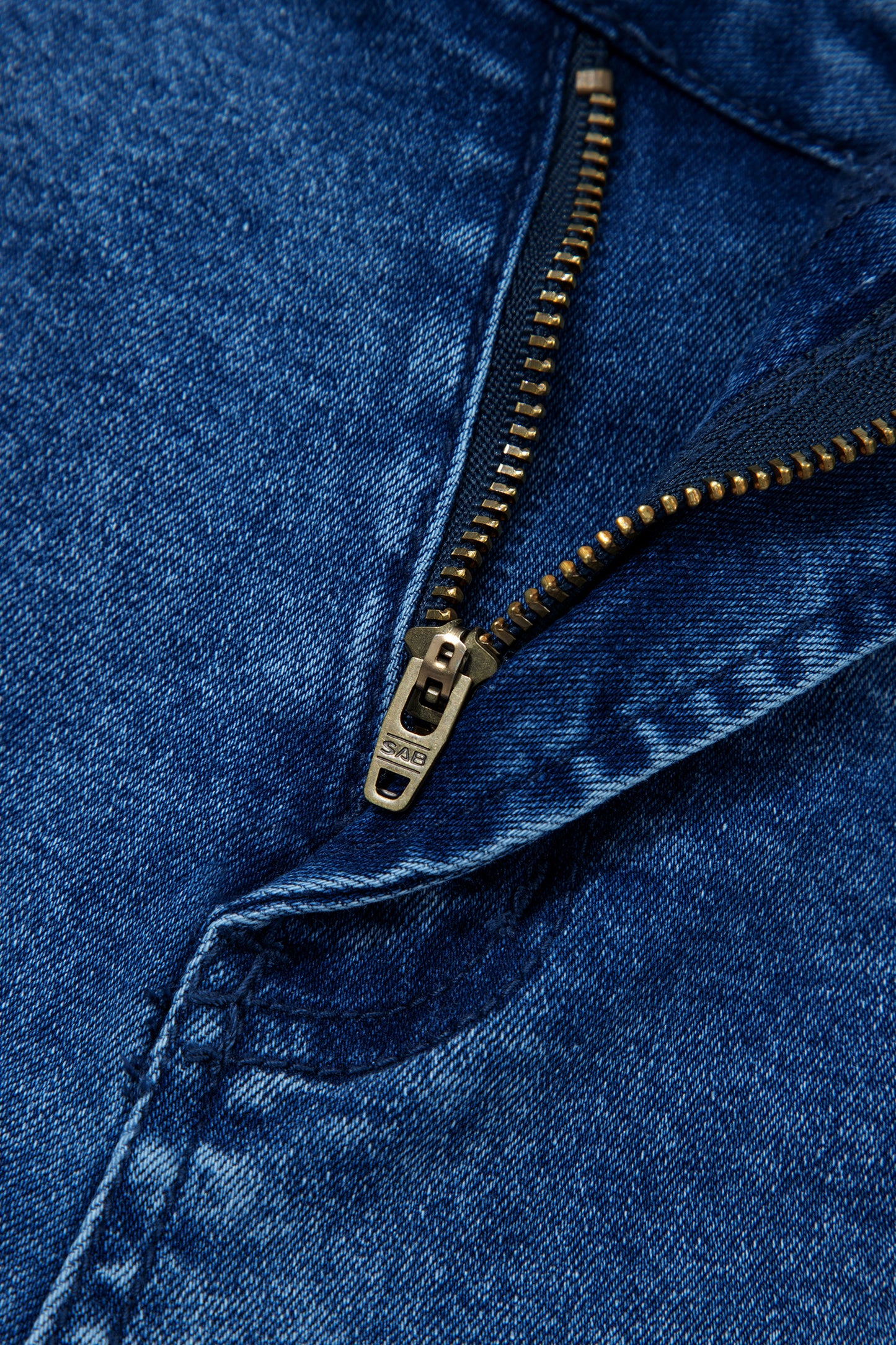 Black Frayed Cropped Barrel Jeans