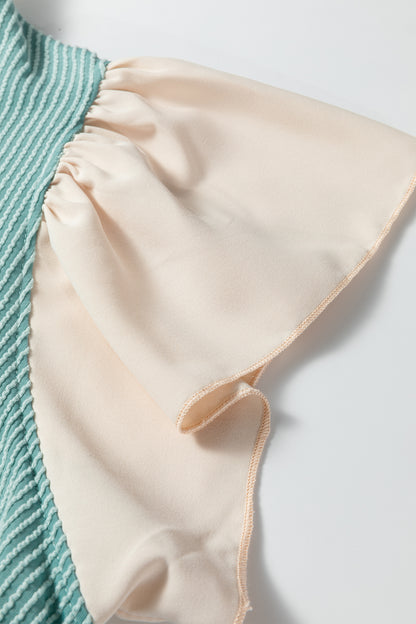 Vineyard Green Plus Size Contrast Frilled Neckline Ruffled Short Sleeve Ribbed Textured Blouse