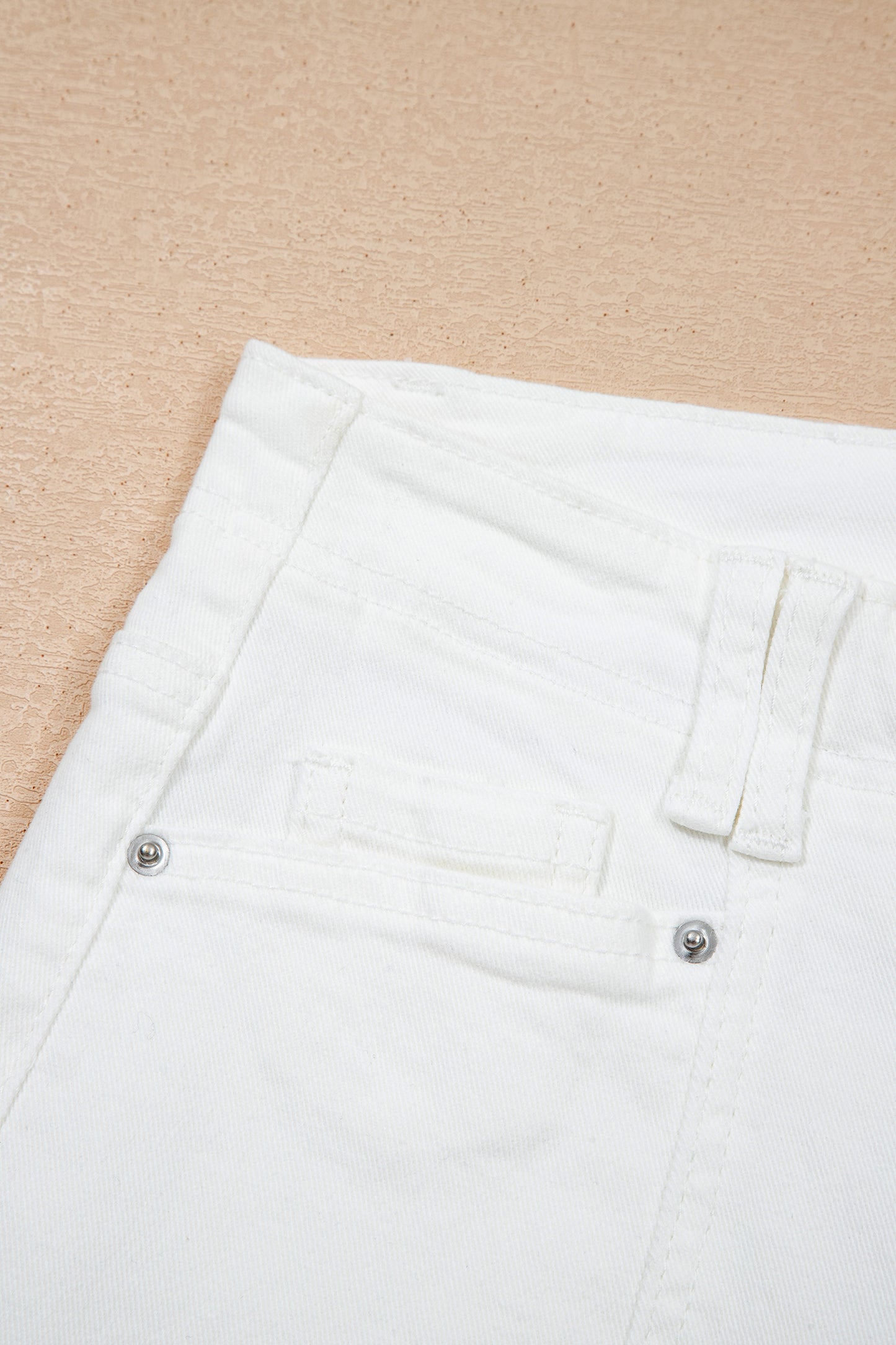 White Raw Hem Ankle-length Loose Jeans