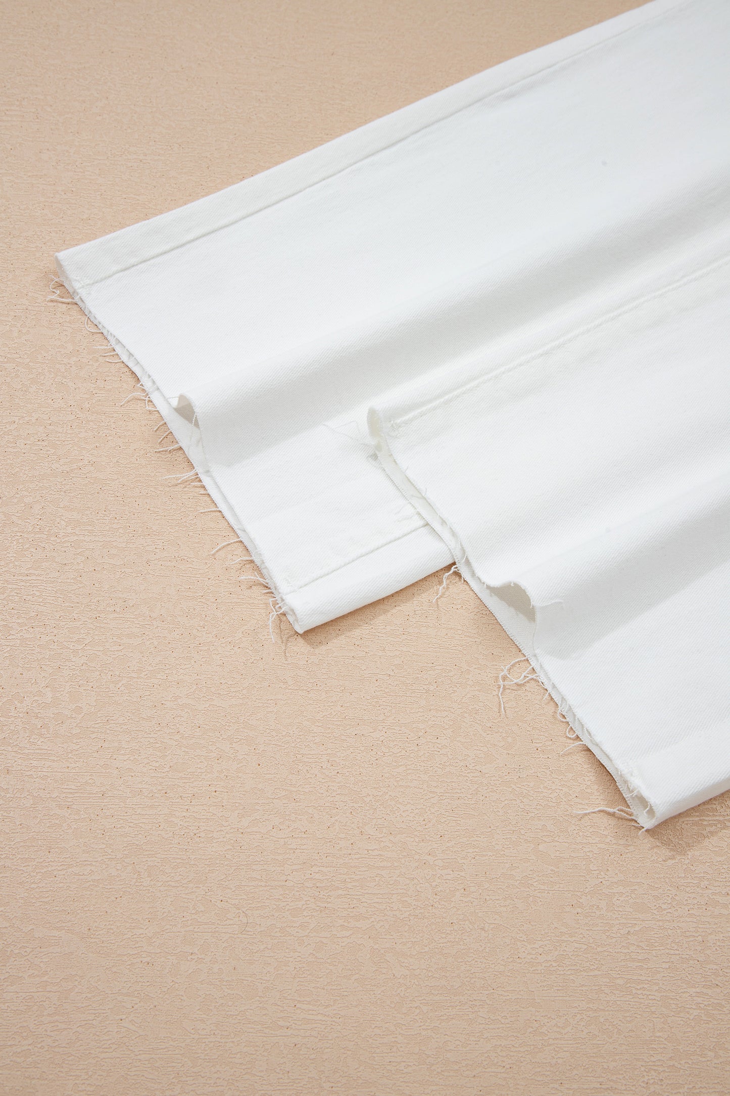 White Raw Hem Ankle-length Loose Jeans