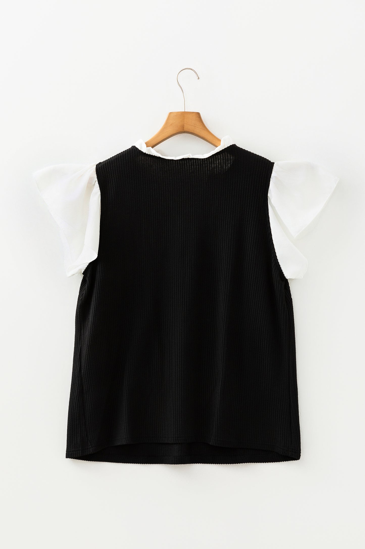 Vineyard Green Plus Size Contrast Frilled Neckline Ruffled Short Sleeve Ribbed Textured Blouse